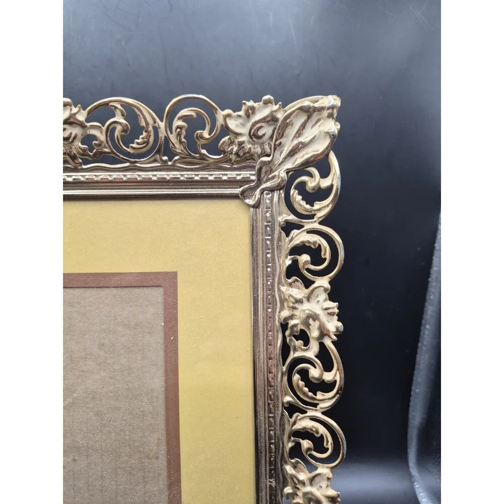 Vintage Ornate Hollywood Regency Gold Metal Filigree Floral 5x7 Picture Frame